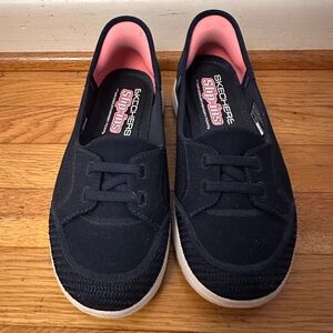 Skechers Women's Navy and Pink Slip-Ons